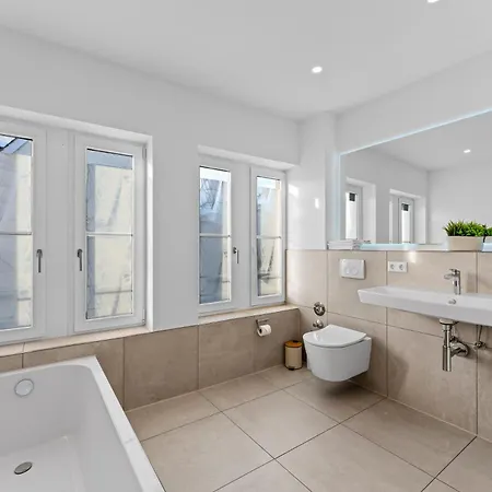 Illler Homes Moderne Fewos Fuer Bis Zu 7 Pers Mit Kueche & Parkplaetzen, Teilweise Mit Terrasse