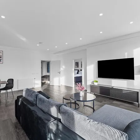 Illler Homes Moderne Fewos Fuer Bis Zu 7 Pers Mit Kueche & Parkplaetzen, Teilweise Mit Terrasse Memmingen